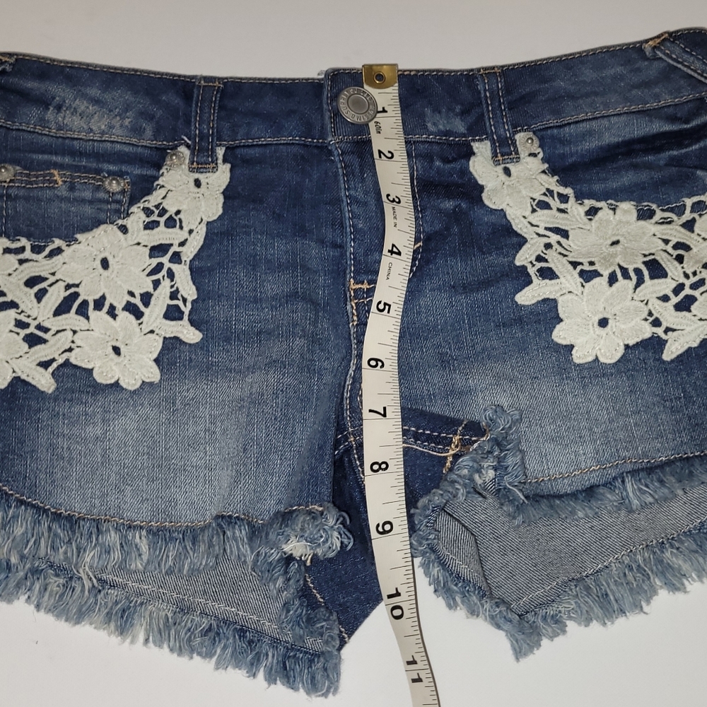 New Mossimo Denim Floral Shorts NWOT - Picture 3 of 3